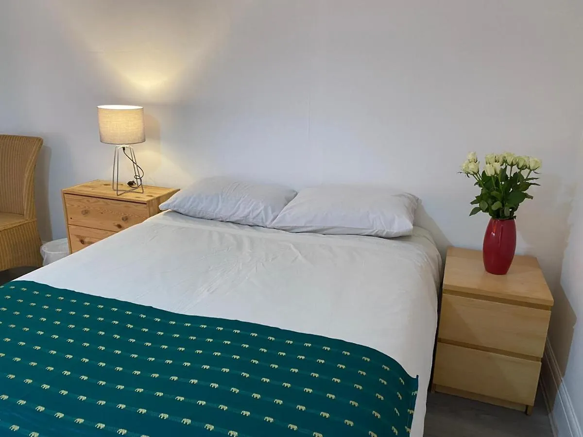 Sunrup Heathrow Apartment Feltham