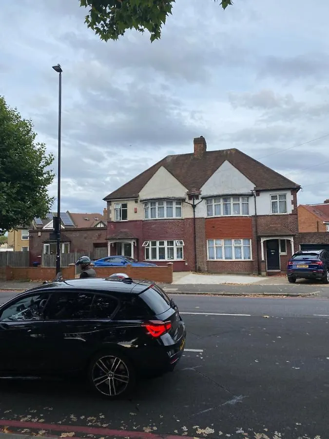 Homestay Sunrup Heathrow Apartment Feltham