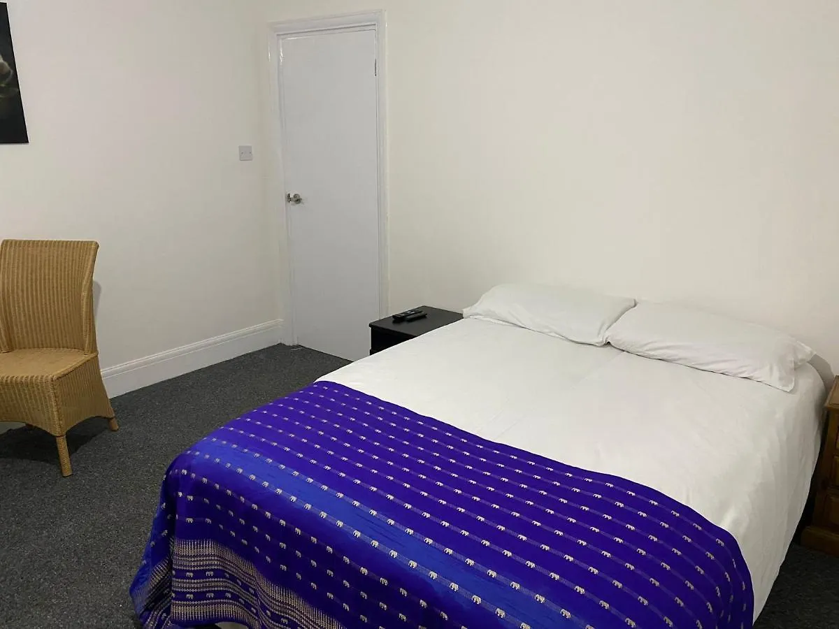 Sunrup Heathrow Apartment Feltham 0*,