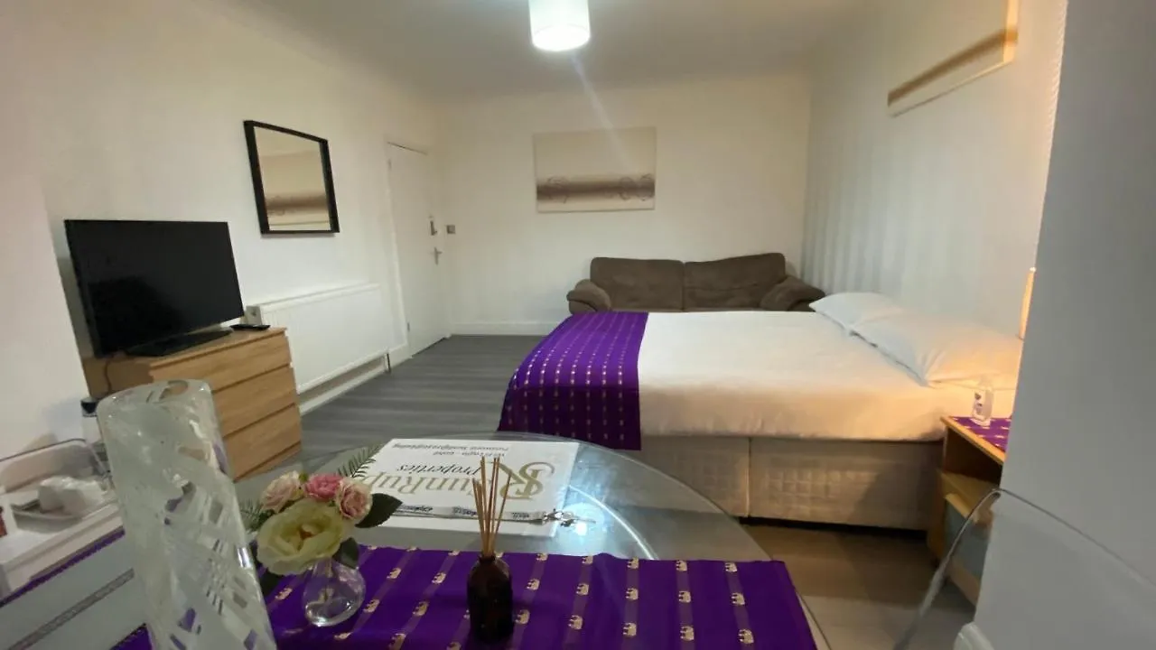 Sunrup Heathrow Apartment Feltham 0*,  United Kingdom