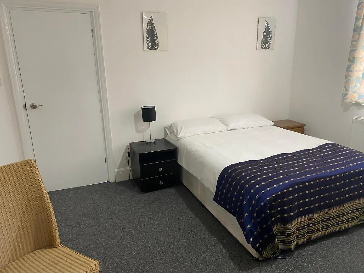Homestay Sunrup Heathrow Apartment Feltham United Kingdom
