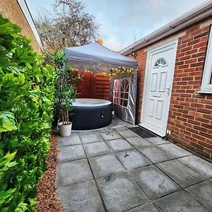 Apartment The Den, Colnbrook