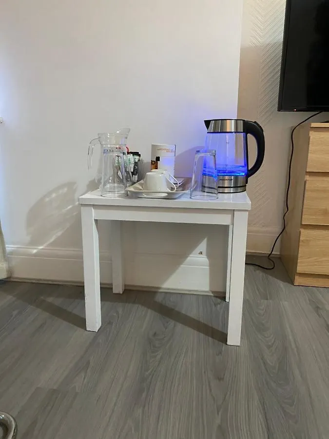 Homestay Sunrup Heathrow Apartment Feltham United Kingdom