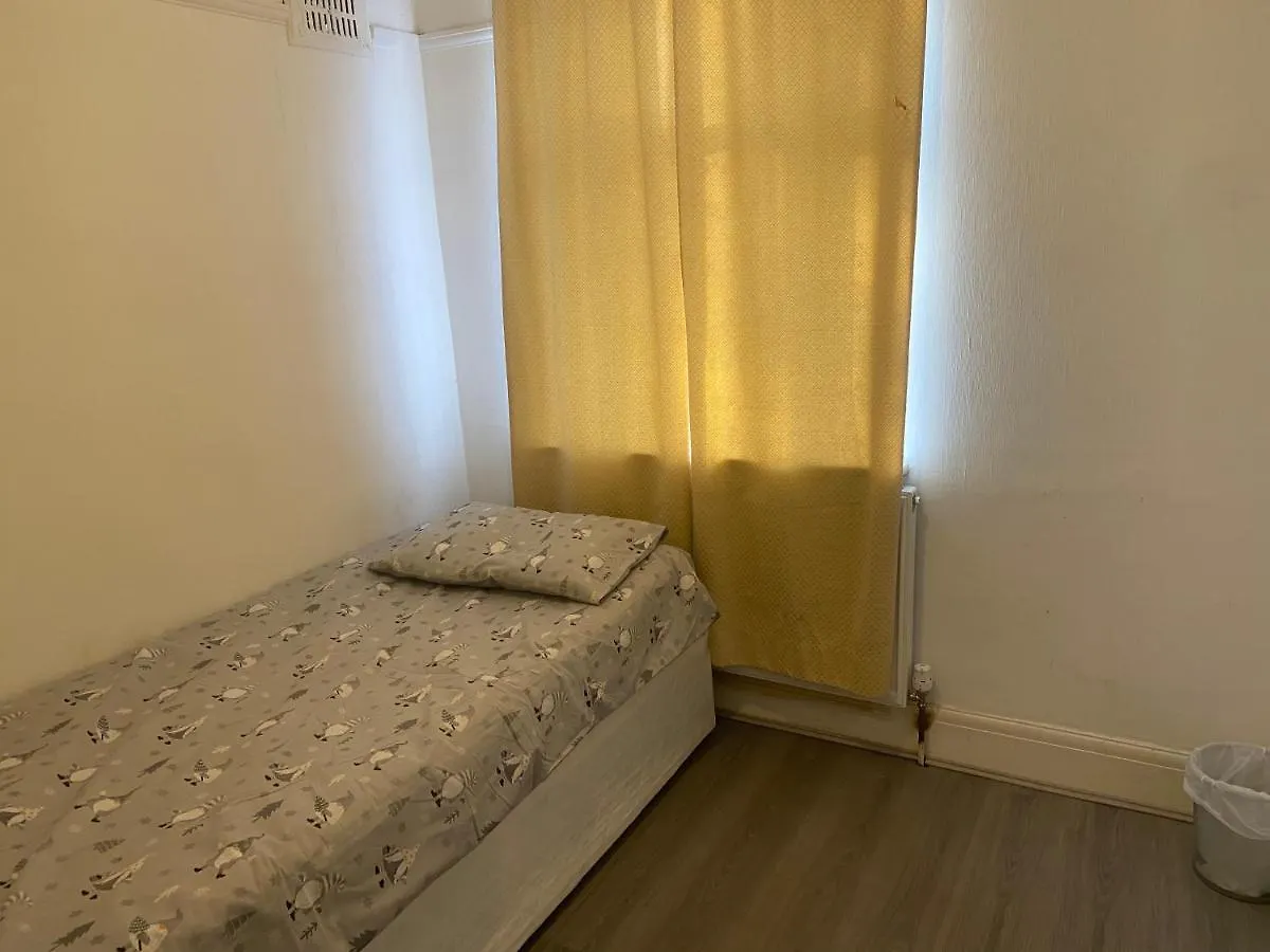 Sunrup Heathrow Apartment Feltham 0*,  United Kingdom