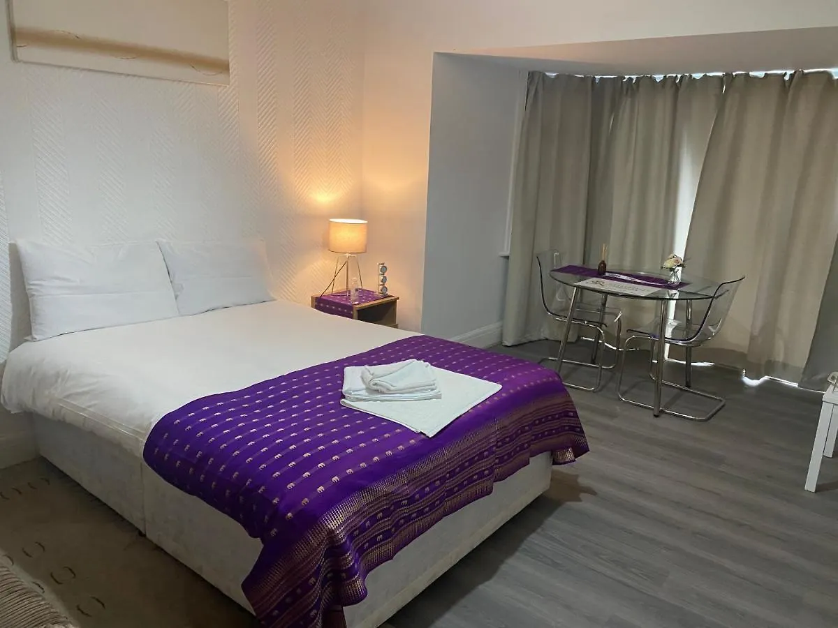 Homestay Sunrup Heathrow Apartment Feltham